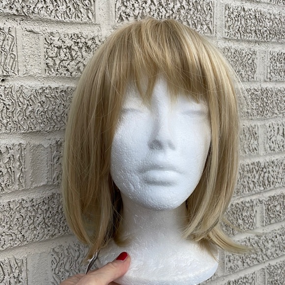 NWT 12” corn golden blonde pale honey choppy ends strawberry blonde bangs wig - Picture 12 of 16